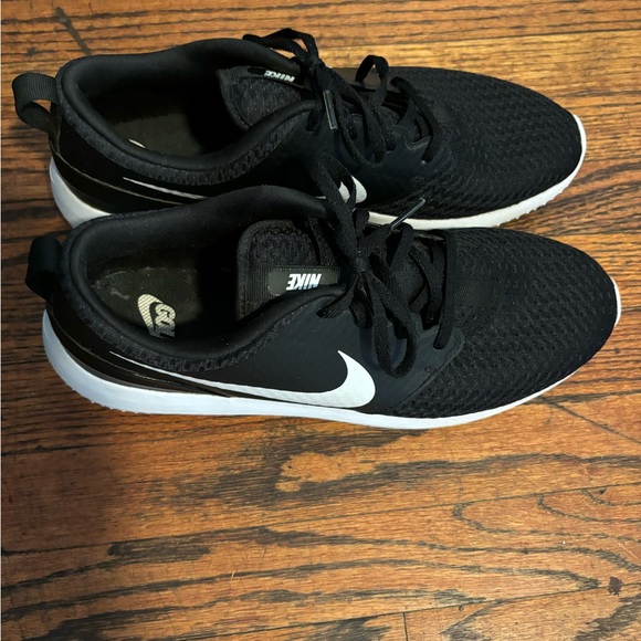 Shoes - Picture 2 of 6